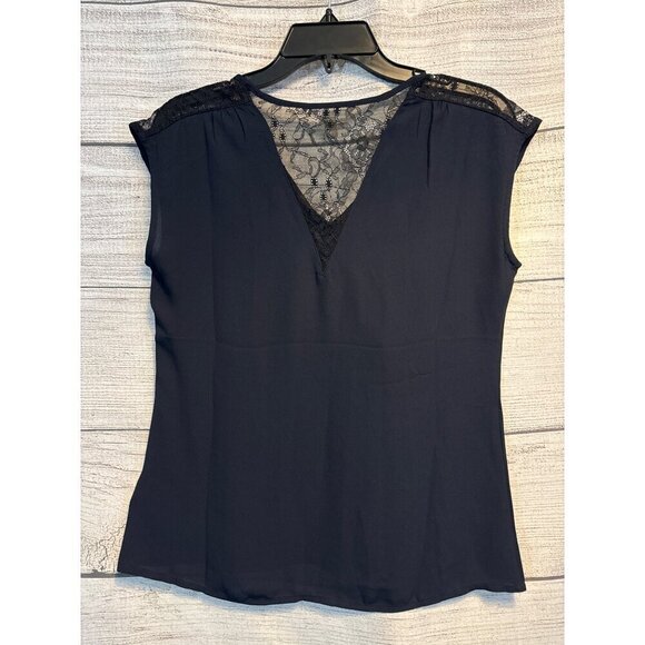 Banana Republic Lace Trim V-Neck Blouse Size XSP - Picture 3 of 3